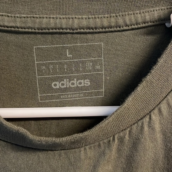 Men’s large Adidas T-shirt - Picture 2 of 5